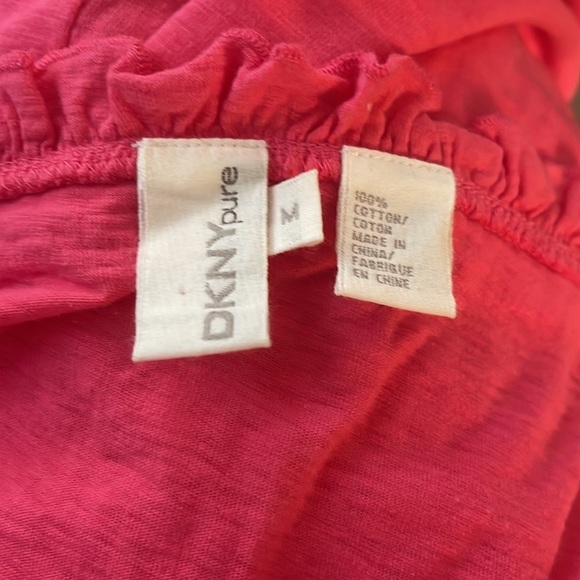 DKNY cute bright pink tee in size medium - Picture 4 of 5